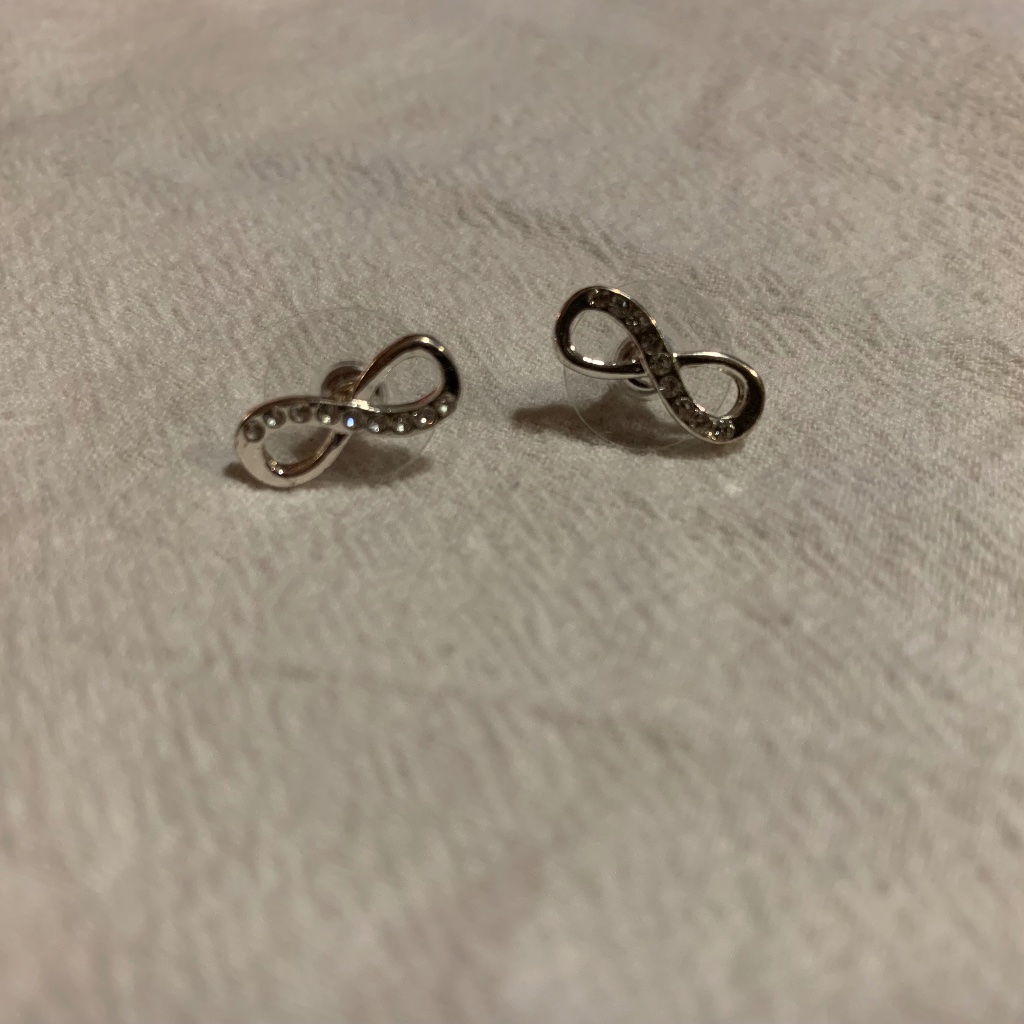 Sterling Silver Infinity Loop Earrings 15$